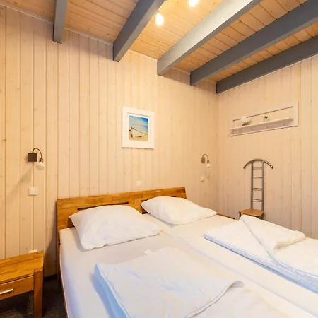 Im Mirow 度假居 Granzow